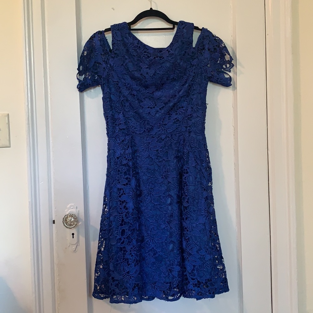 Tahari Blue Lace Dress with Opened Shoulders - Picture 5 of 5